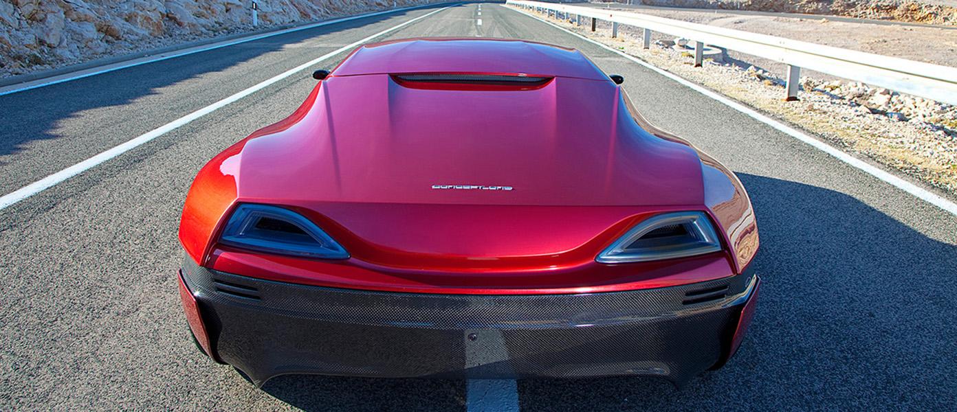 Heckansicht des Elektrosupersportwagens Rimac Concept_One.
