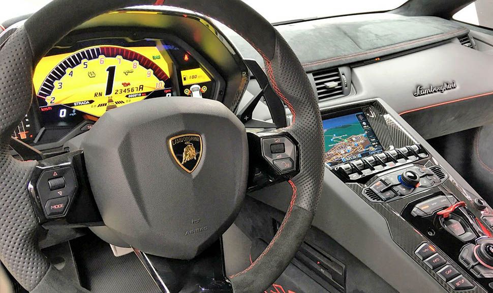 Lamborghini Aventador LP750-4 Superveloce Cockpit