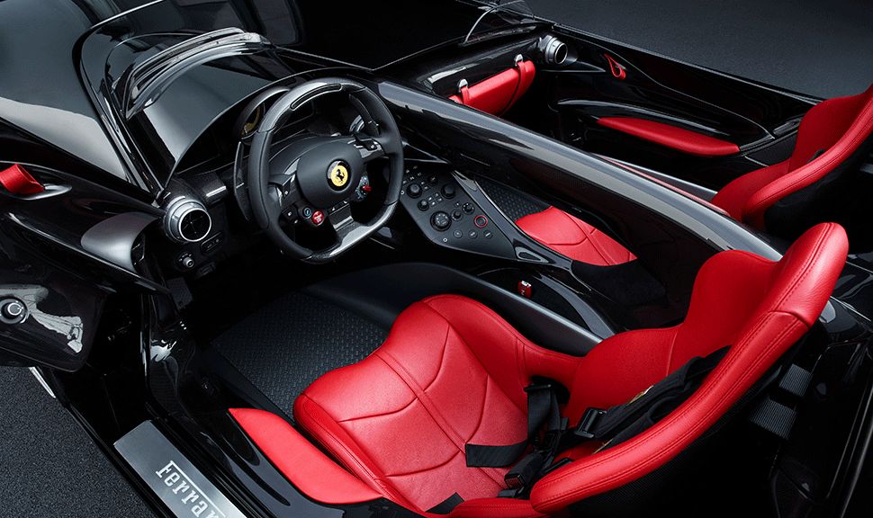 Cockpit des Ferrari SP2
