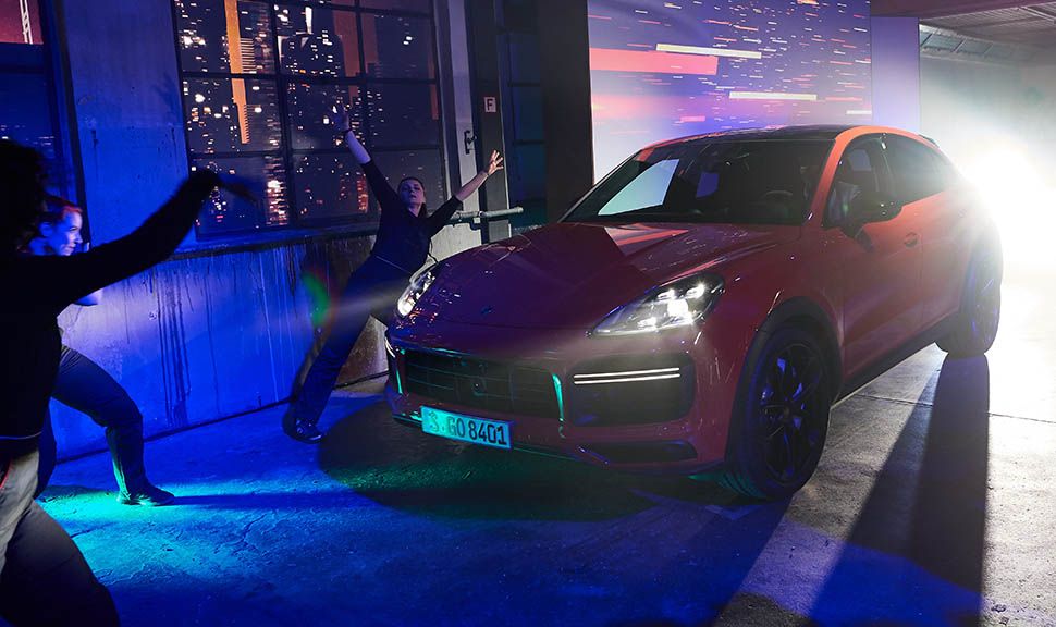 Porsche Cayenne Coupé in Szene gesetzt bei seiner Weltpremiere