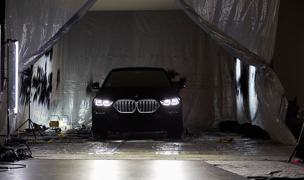 BMW VB X6 frontal in der Lackiererei