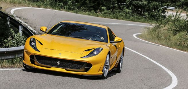 Fahrtbild des Ferrari Superfast